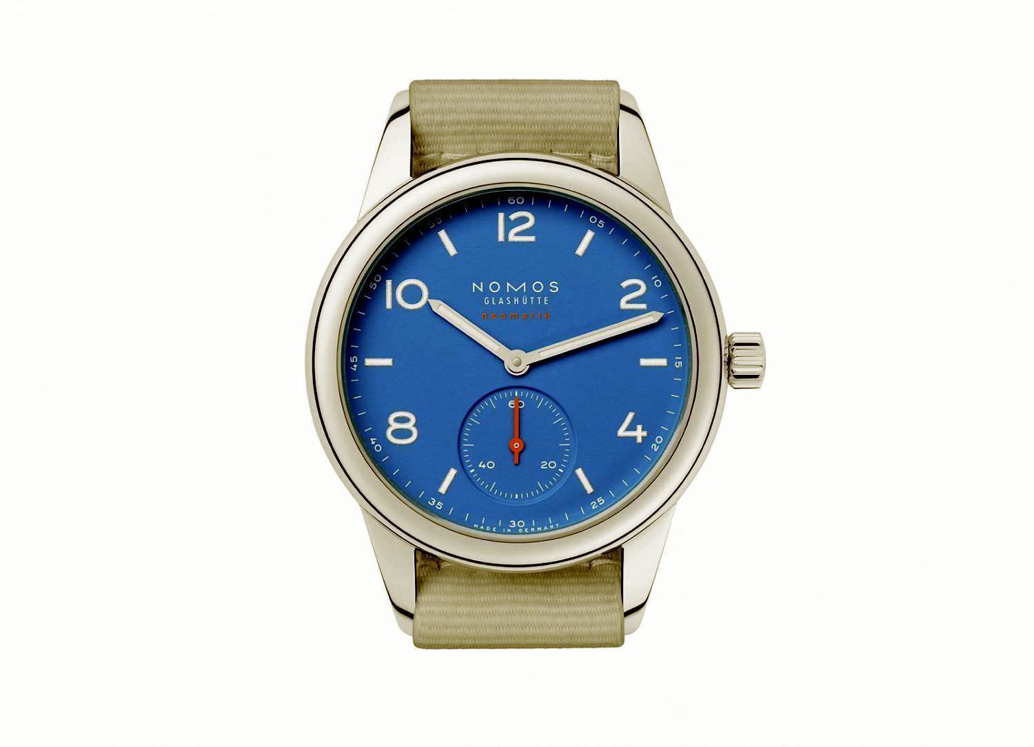 SALE 25%: Nomos Club neomatik signalblau 742  742