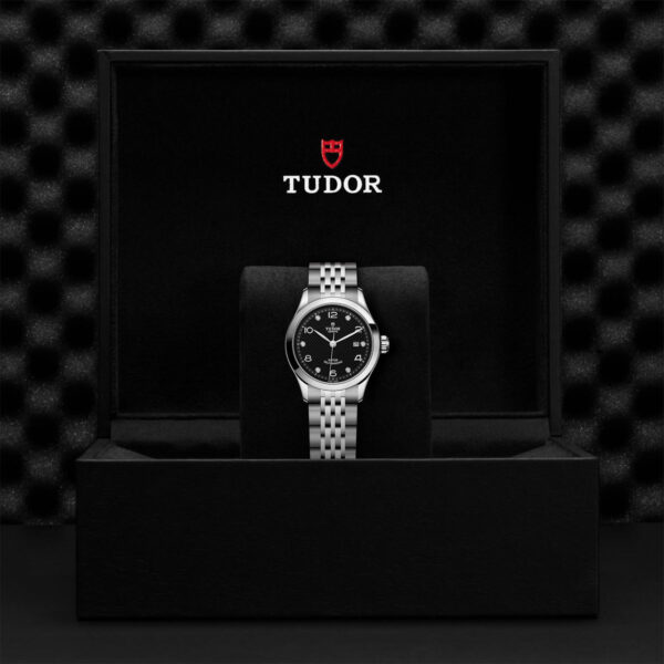 Tudor Date   913500004