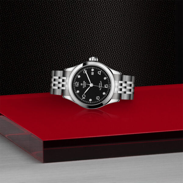 Tudor Date   913500004